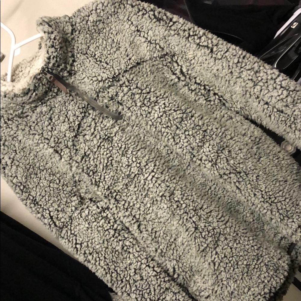Fuzzy Pullover w/ zipper.